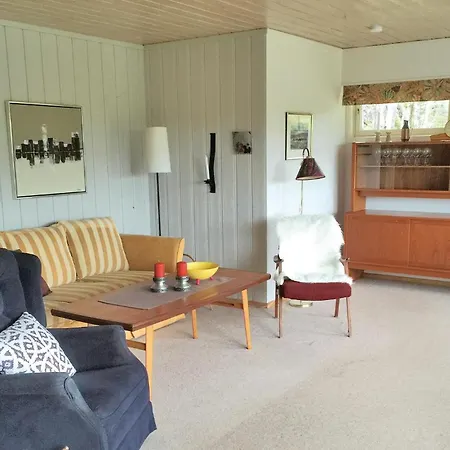 Holiday home Gorgeous In With Kitchen
